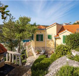 3 Bedroom Villa in Uvala Ljubljeva near Trogir, sleeps 6-7